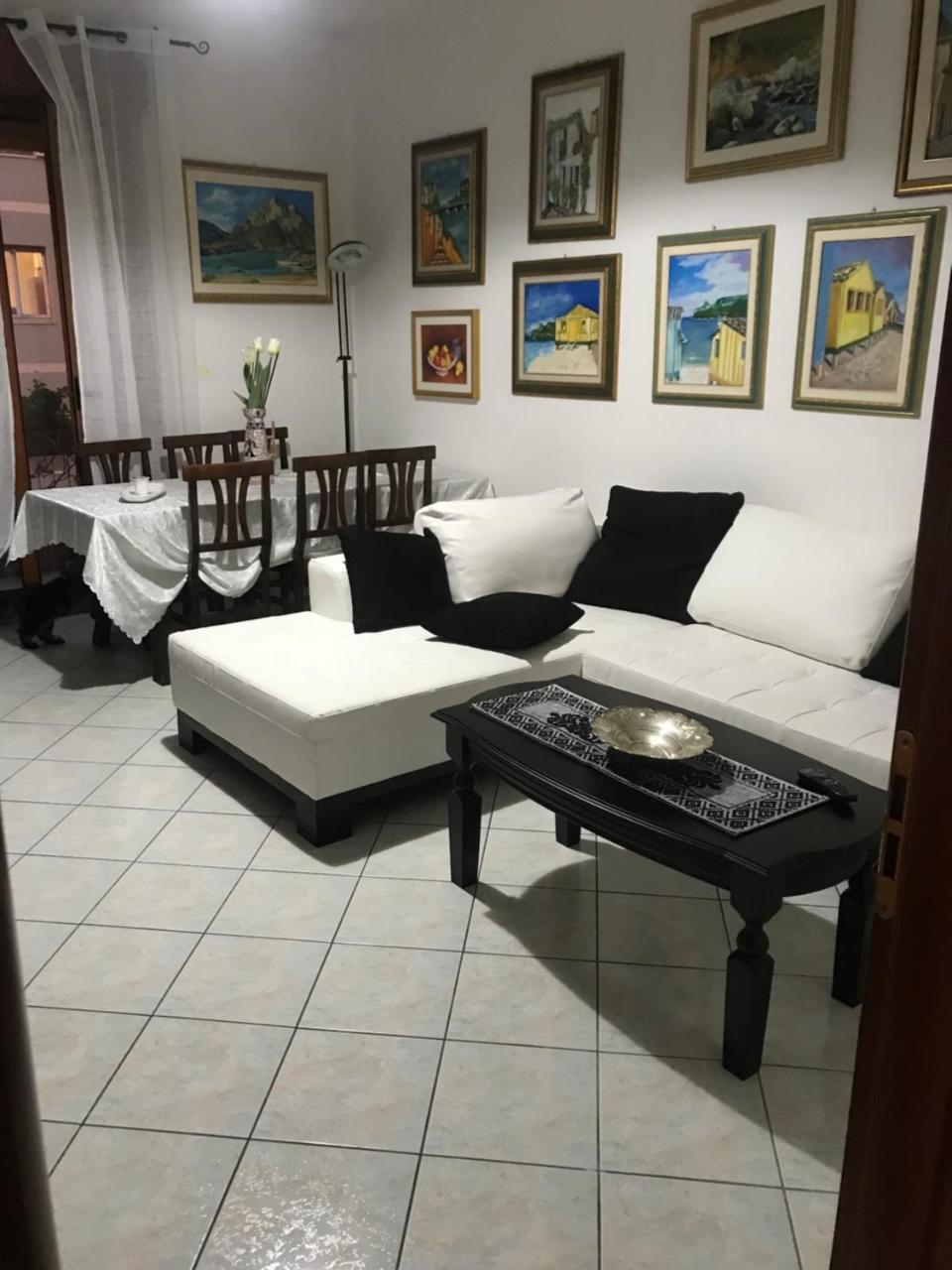 Camere Centro กาญารี ภายนอก รูปภาพ